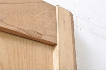 アンティーク建具　総欅(ケヤキ)材　枠欅(ケヤキ)材、板ヒノキ材　落ち着いた和の雰囲気を醸し出す蔵戸1枚(引き戸、玄関戸)(R-069023)