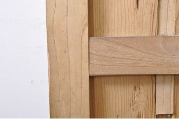 アンティーク建具　総欅(ケヤキ)材　枠欅(ケヤキ)材、板ヒノキ材　落ち着いた和の雰囲気を醸し出す蔵戸1枚(引き戸、玄関戸)(R-069023)