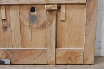 アンティーク建具　総欅(ケヤキ)材　枠欅(ケヤキ)材、板ヒノキ材　落ち着いた和の雰囲気を醸し出す蔵戸1枚(引き戸、玄関戸)(R-069023)