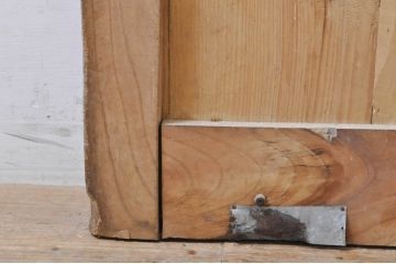 アンティーク建具　総欅(ケヤキ)材　枠欅(ケヤキ)材、板ヒノキ材　落ち着いた和の雰囲気を醸し出す蔵戸1枚(引き戸、玄関戸)(R-069023)