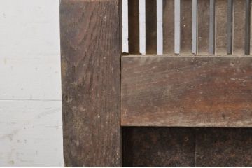 アンティーク建具　総欅(ケヤキ)材　重厚感のある佇まいが魅力の格子蔵戸1枚(引き戸、玄関戸)(R-069024)