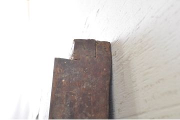 アンティーク建具　総欅(ケヤキ)材　重厚感のある佇まいが魅力の格子蔵戸1枚(引き戸、玄関戸)(R-069024)