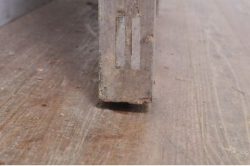 アンティーク建具　総欅(ケヤキ)材　重厚感のある佇まいが魅力の格子蔵戸1枚(引き戸、玄関戸)(R-069024)