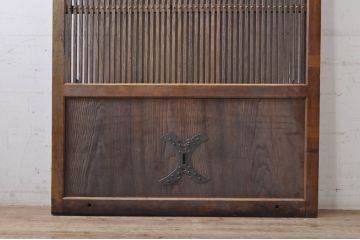 アンティーク建具　栗材　檜(ヒノキ)材　和の空間を高めるシンプルな格子蔵戸1枚(格子戸、玄関戸、引き戸)(R-069025)