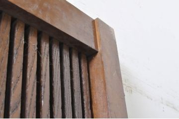 アンティーク建具　栗材　檜(ヒノキ)材　和の空間を高めるシンプルな格子蔵戸1枚(格子戸、玄関戸、引き戸)(R-069025)