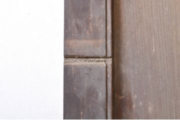 アンティーク建具　欅(ケヤキ)材　龍の金具がアクセントの和の趣溢れる蔵戸1枚(引き戸、玄関戸)(R-069028)