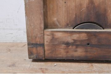 アンティーク建具　欅(ケヤキ)材　龍の金具がアクセントの和の趣溢れる蔵戸1枚(引き戸、玄関戸)(R-069028)