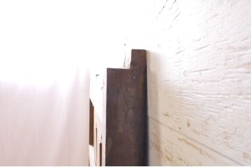アンティーク建具　欅(ケヤキ)材　龍の金具がアクセントの和の趣溢れる蔵戸1枚(引き戸、玄関戸)(R-069028)