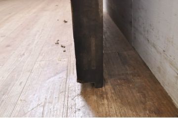 アンティーク建具　欅(ケヤキ)材　龍の金具がアクセントの和の趣溢れる蔵戸1枚(引き戸、玄関戸)(R-069028)