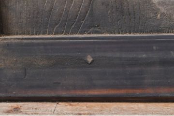 アンティーク建具　栗材　檜(ヒノキ)材　時代の流れを感じさせる木の味わいが魅力的な格子蔵戸1枚(引き戸、格子戸、玄関戸)(R-069029)