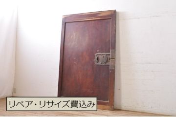 アンティーク建具　新潟産　総欅(ケヤキ)材1枚板　漆塗り　厚手　重厚感のある佇まいが魅力の蔵戸1枚(引き戸、玄関戸、一枚板)(R-069030)