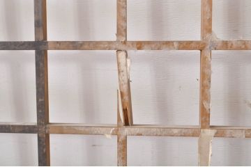 アンティーク建具　和の雰囲気を高める升目(マス目)格子蔵戸1枚(きつね格子、狐格子、引き戸、格子戸、障子戸)(R-069031)