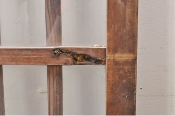 アンティーク建具　しっかりしたフレームの格子入りガラス戸1枚(引き戸、格子戸)(R-069033)