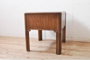 中古　DREXEL HERITAGE(ドレクセルヘリテイジ)　気品ある佇まいが高級感を醸し出すサイドテーブル(ナイトテーブル、ローテーブル、エンドテーブル、コンソールテーブル、電話台、飾り台、花台)(R-069037)