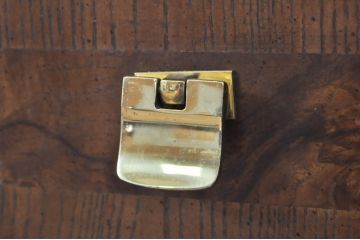 中古　DREXEL HERITAGE(ドレクセルヘリテイジ)　気品ある佇まいが高級感を醸し出すサイドテーブル(ナイトテーブル、ローテーブル、エンドテーブル、コンソールテーブル、電話台、飾り台、花台)(R-069037)