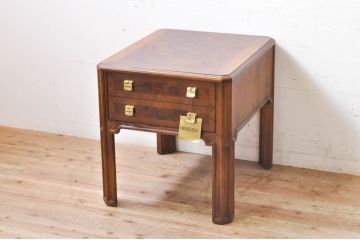 中古　DREXEL HERITAGE(ドレクセルヘリテイジ)　気品ある佇まいが高級感を醸し出すサイドテーブル(ナイトテーブル、ローテーブル、エンドテーブル、コンソールテーブル、電話台、飾り台、花台)(R-069038)