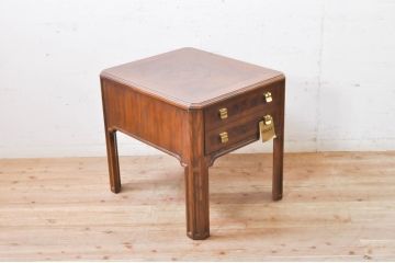 中古　DREXEL HERITAGE(ドレクセルヘリテイジ)　気品ある佇まいが高級感を醸し出すサイドテーブル(ナイトテーブル、ローテーブル、エンドテーブル、コンソールテーブル、電話台、飾り台、花台)(R-069038)