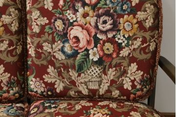 イギリスビンテージ　ERCOL(アーコール)　優雅でクラシカルな雰囲気を高める3人掛けソファ(アームソファ、3Pソファ、三人掛け、ヴィンテージ、英国、北欧)(R-069039)