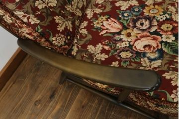 イギリスビンテージ　ERCOL(アーコール)　優雅でクラシカルな雰囲気を高める3人掛けソファ(アームソファ、3Pソファ、三人掛け、ヴィンテージ、英国、北欧)(R-069039)