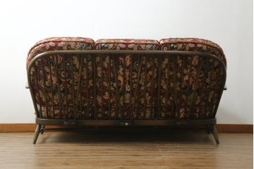 イギリスビンテージ　ERCOL(アーコール)　優雅でクラシカルな雰囲気を高める3人掛けソファ(アームソファ、3Pソファ、三人掛け、ヴィンテージ、英国、北欧)(R-069039)