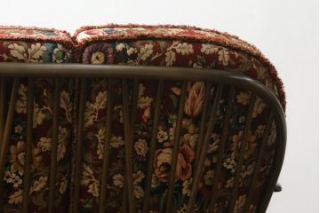 イギリスビンテージ　ERCOL(アーコール)　優雅でクラシカルな雰囲気を高める3人掛けソファ(アームソファ、3Pソファ、三人掛け、ヴィンテージ、英国、北欧)(R-069039)