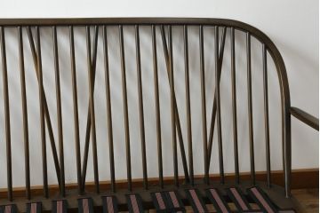 イギリスビンテージ　ERCOL(アーコール)　優雅でクラシカルな雰囲気を高める3人掛けソファ(アームソファ、3Pソファ、三人掛け、ヴィンテージ、英国、北欧)(R-069039)