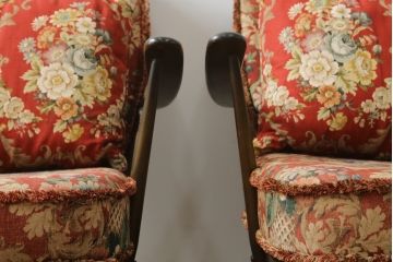 イギリスビンテージ　ERCOL(アーコール)　優雅でクラシカルな雰囲気を高める1人掛けソファ2脚セット(アームチェア、1Pソファ、一人掛け、椅子、イス、ヴィンテージ、英国)(R-069040)