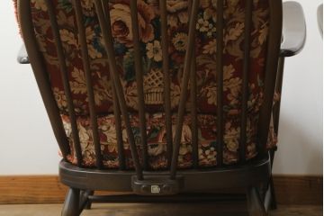 イギリスビンテージ　ERCOL(アーコール)　優雅でクラシカルな雰囲気を高める1人掛けソファ2脚セット(アームチェア、1Pソファ、一人掛け、椅子、イス、ヴィンテージ、英国)(R-069040)