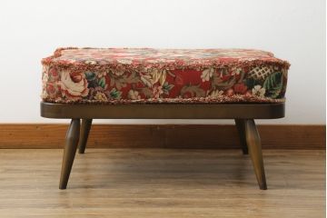 イギリスビンテージ　ERCOL(アーコール)　優雅でクラシカルな雰囲気を高めるオットマン(フットスツール、1Pソファ、1人掛けソファ、一人掛けソファ、椅子、イス、チェア、ヴィンテージ、英国)(R-069041)