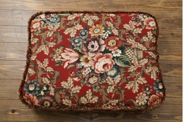 イギリスビンテージ　ERCOL(アーコール)　優雅でクラシカルな雰囲気を高めるオットマン(フットスツール、1Pソファ、1人掛けソファ、一人掛けソファ、椅子、イス、チェア、ヴィンテージ、英国)(R-069041)