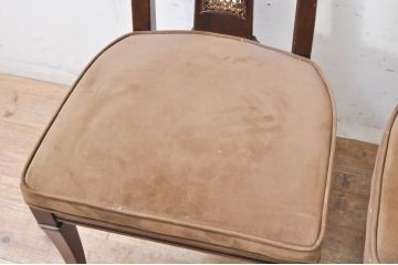 中古　DREXEL HERITAGE(ドレクセルヘリテイジ)　TRIUNE(トライユン)　落ち着いた色合いが魅力的なクラシカルな佇まいのダイニングチェア2脚セット(サイドチェア、椅子、イス)(R-069043)