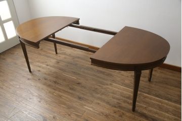 中古　DREXEL HERITAGE(ドレクセルヘリテイジ)　Triune(トライユン)　品のある佇まいが魅力のダイニングテーブル(エクステンションテーブル、食卓、4人掛け、6人掛け、8人掛け)(R-069044)