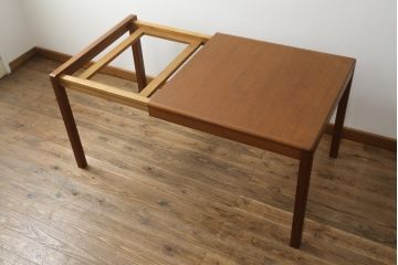和製ビンテージ　木の温もり溢れるシンプルなデザインが美しいエクステンションダイニングテーブル(4人掛け、6人掛け、エクステンションテーブル、拡張式テーブル、食卓、作業台、ヴィンテージ)(R-069046)