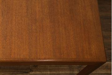 和製ビンテージ　木の温もり溢れるシンプルなデザインが美しいエクステンションダイニングテーブル(4人掛け、6人掛け、エクステンションテーブル、拡張式テーブル、食卓、作業台、ヴィンテージ)(R-069046)