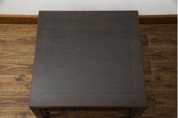  和製アンティーク　希少なサイズ　紫檀(シタン)材　雷文の彫刻が素敵な小座卓(ローテーブル、センターテーブル、リビングテーブル)(R-069049)