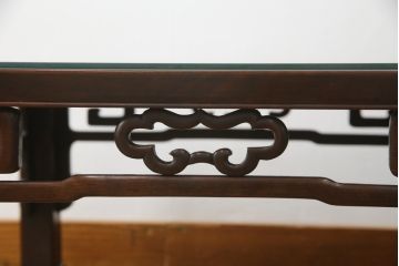  和製アンティーク　希少なサイズ　紫檀(シタン)材　雷文の彫刻が素敵な小座卓(ローテーブル、センターテーブル、リビングテーブル)(R-069049)