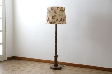 ビンテージ照明　オーク材　落ち着いた色合いの花柄シェードが素敵なフロアスタンド(スタンドライト、スタンド照明、間接照明、ヴィンテージ)(R-069050)