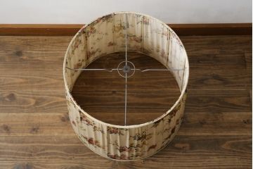 ビンテージ照明　オーク材　落ち着いた色合いの花柄シェードが素敵なフロアスタンド(スタンドライト、スタンド照明、間接照明、ヴィンテージ)(R-069050)