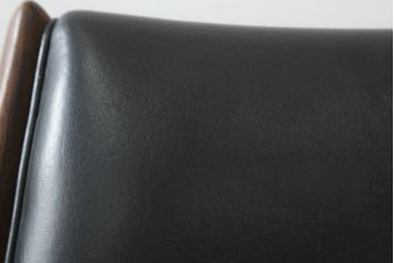 北欧ビンテージ　ノルウェー製　ブルクスボ(BRUKSBO)社　エルトン(Elton)　ローズウッド材の美しい木肌が高級感を高めるアームチェア(ダイニングチェア、ワークチェア、椅子、イス、いす、ヴィンテージ)(R-069051)