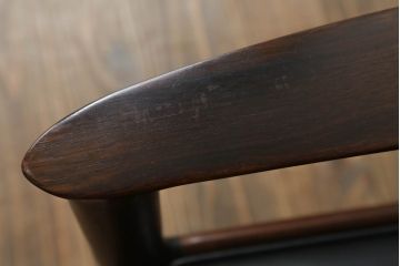 北欧ビンテージ　ノルウェー製　ブルクスボ(BRUKSBO)社　エルトン(Elton)　ローズウッド材の美しい木肌が高級感を高めるアームチェア(ダイニングチェア、ワークチェア、椅子、イス、いす、ヴィンテージ)(R-069051)