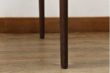 北欧ビンテージ　ノルウェー製　ブルクスボ(BRUKSBO)社　エルトン(Elton)　ローズウッド材の美しい木肌が高級感を高めるアームチェア(ダイニングチェア、ワークチェア、椅子、イス、いす、ヴィンテージ)(R-069051)