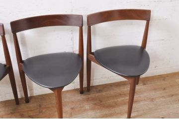 デンマークビンテージ　激レア　ハンス・オルセン(HANS OLSEN)デザイン　フェイクレザー(合皮)　機能美に優れた美しいデザインのダイニングテーブルとチェア4脚セット(エクステンションテーブル、拡張式テーブル、4人掛け、ダイニングチェア、椅子、イス、いす、スタッキング、ヴィンテージ、北欧)(R-069052)