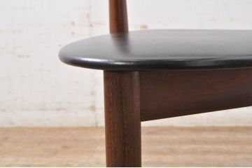 デンマークビンテージ　激レア　ハンス・オルセン(HANS OLSEN)デザイン　フェイクレザー(合皮)　機能美に優れた美しいデザインのダイニングテーブルとチェア4脚セット(エクステンションテーブル、拡張式テーブル、4人掛け、ダイニングチェア、椅子、イス、いす、スタッキング、ヴィンテージ、北欧)(R-069052)