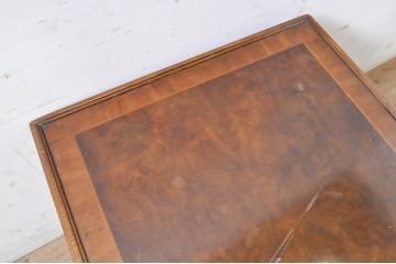 中古　DREXEL HERITAGE(ドレクセルヘリテイジ)　補助テーブル付きのクラシカルなサイドテーブル(ローテーブル、コーヒーテーブル、エンドテーブル、ナイトテーブル、飾り台)(R-069054)