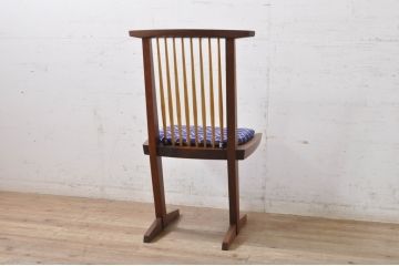 中古　ジョージナカシマ　桜製作所　CONOID CHAIR　CN101　mina perhonen(ミナペルホネン)クッション付き　tambourine(タンバリン)　スタイリッシュな佇まいのコノイドチェア(ジョージ・ナカシマ、サイドチェア、板座チェア、ダイニングチェア、椅子、イス、皆川 明)(R-069056)