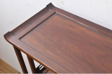 和製ビンテージ　花梨(カリン)材　美しい透かし彫りが上品な雰囲気を醸し出す飾り棚(茶棚、戸棚、収納棚、違い棚、ヴィンテージ)(R-069058)