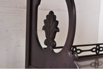和製ビンテージ　花梨(カリン)材　美しい透かし彫りが上品な雰囲気を醸し出す飾り棚(茶棚、戸棚、収納棚、違い棚、ヴィンテージ)(R-069058)