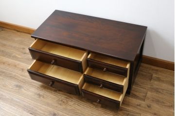 中古　北海道民芸家具　シックで落ち着いた空間づくりに活躍するローチェスト(ローボード、引き出し)(R-069060)
