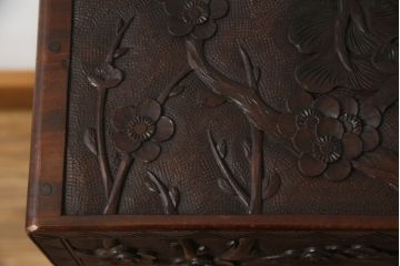 中古　美品　伝統工芸　日光彫り　細部まで施された彫りが美しい小引き出し(卓上収納、小物収納)(R-069061)