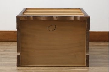 中古　美品　伝統工芸　日光彫り　細部まで施された彫りが美しい小引き出し(卓上収納、小物収納)(R-069061)